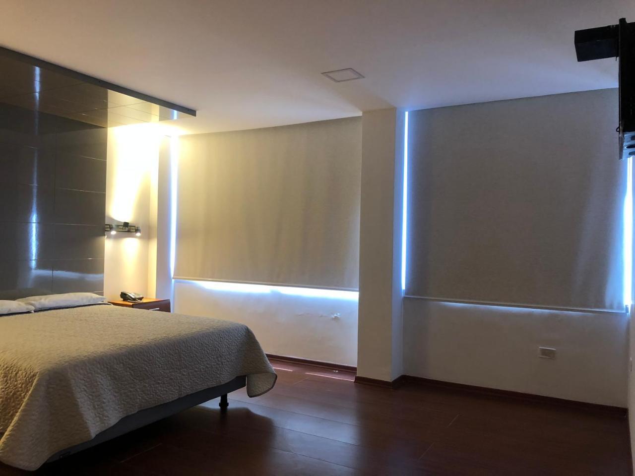 Hotel Bacastell Quito Exteriör bild